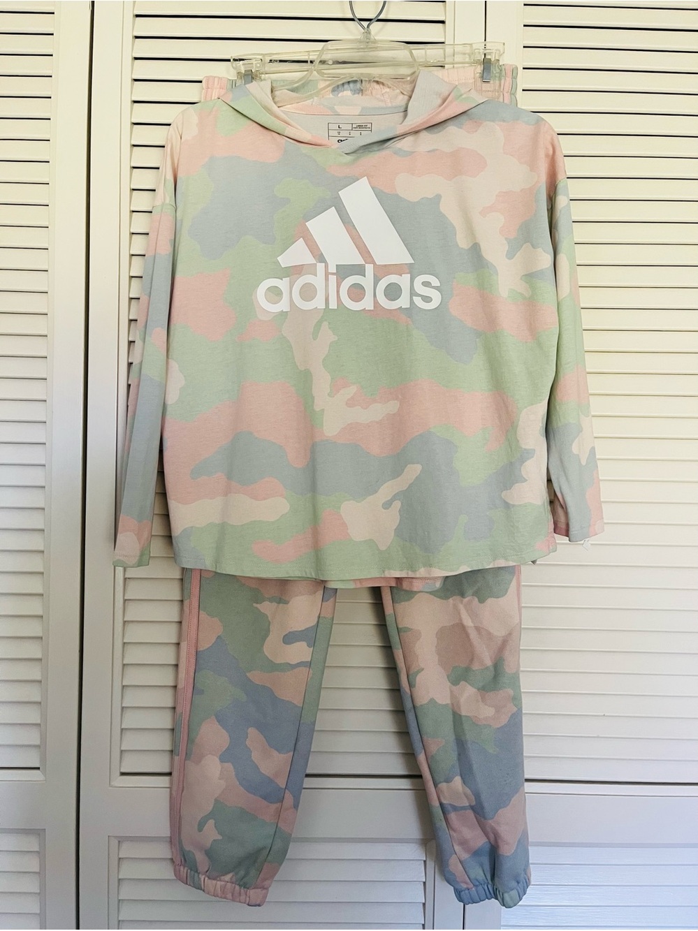 Adidas Girls AOP hooded tee/sweat pants